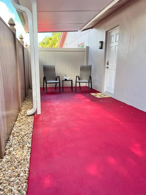 Grey Novo Studio + Free-Parking&Wifi Tampa Exterior photo